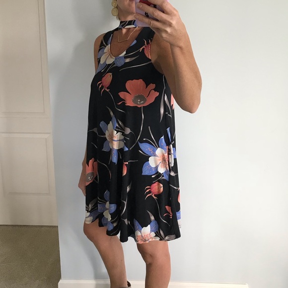 Black Floral dress - Picture 5 of 7